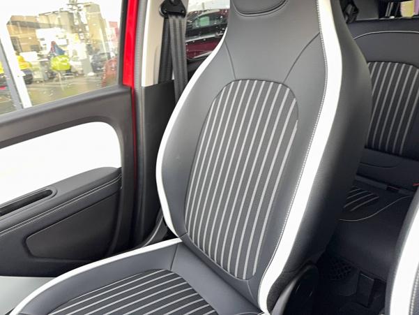 Vente en ligne Renault Twingo Electrique Twingo III E-Tech au prix de 13 990 €