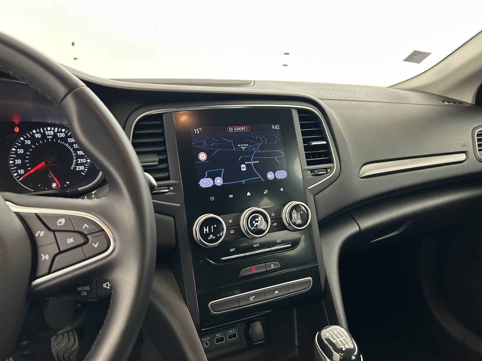 Vente en ligne Renault Megane 4 Mégane IV Berline Blue dCi 115 - 21N au prix de 17 990 €