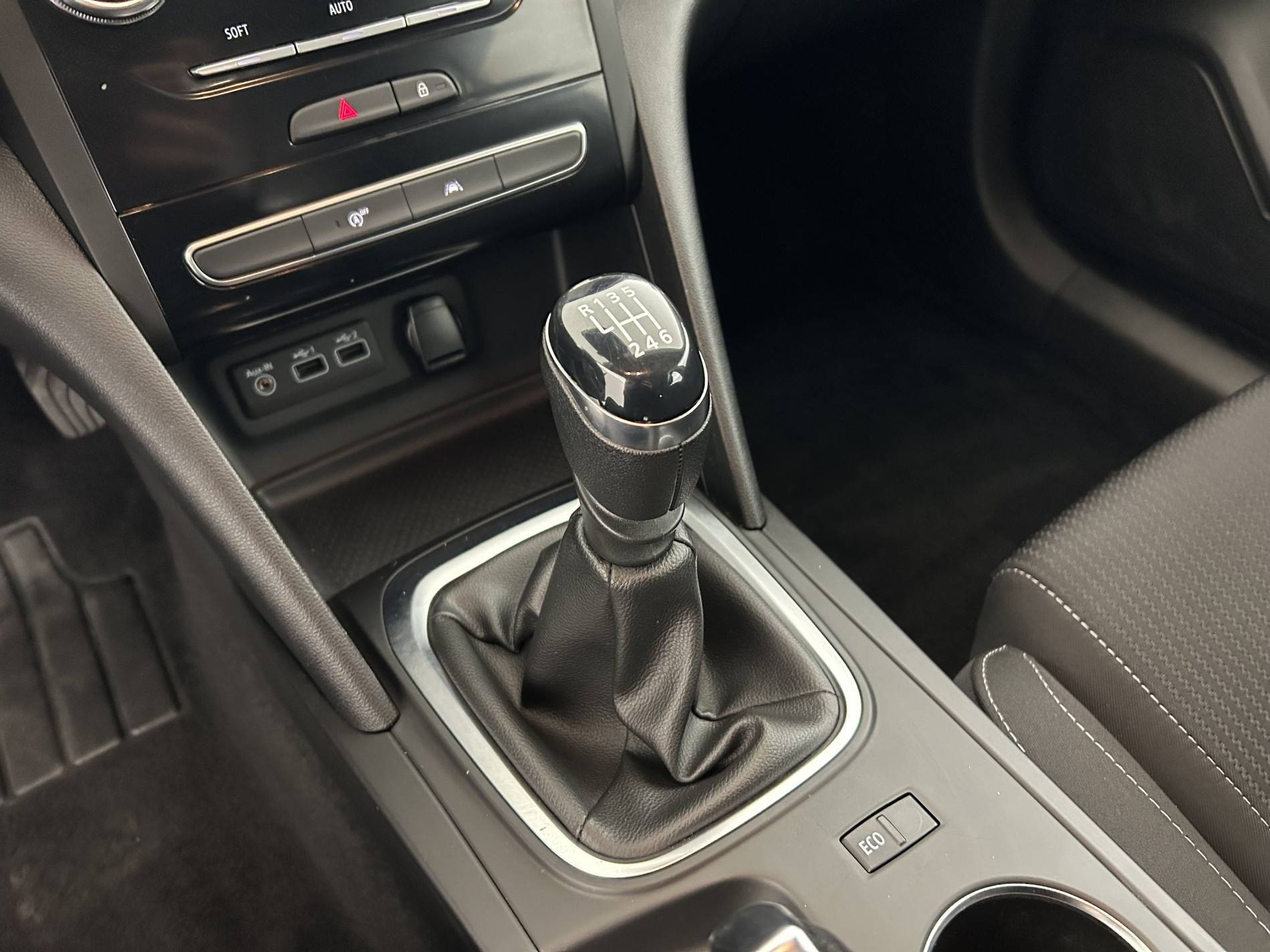 Vente en ligne Renault Megane 4 Mégane IV Berline Blue dCi 115 - 21N au prix de 17 990 €