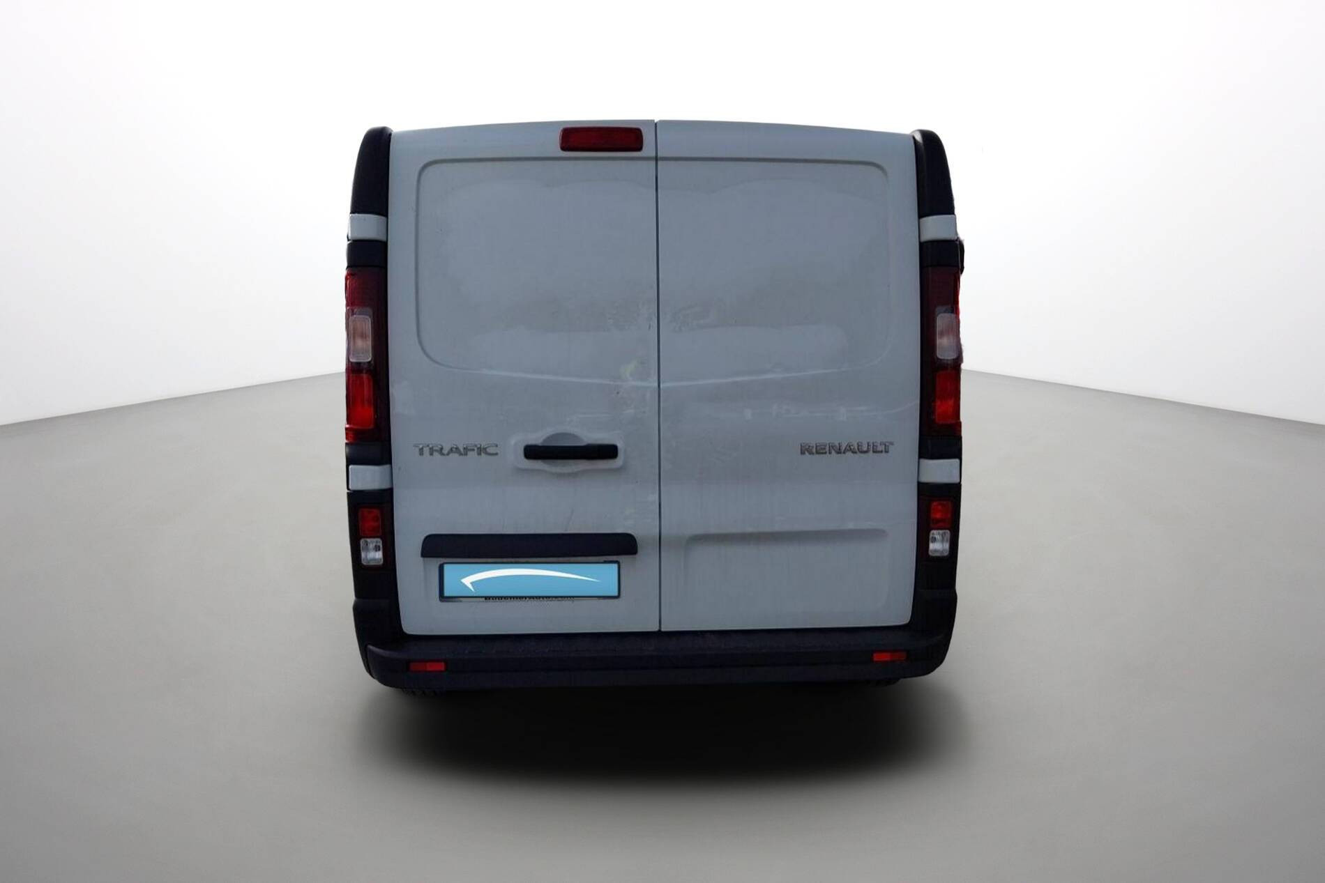 Vente en ligne Renault Trafic 3 Fourgon TRAFIC FGN L1H2 3000 KG BLUE DCI 150 au prix de 24 990 €