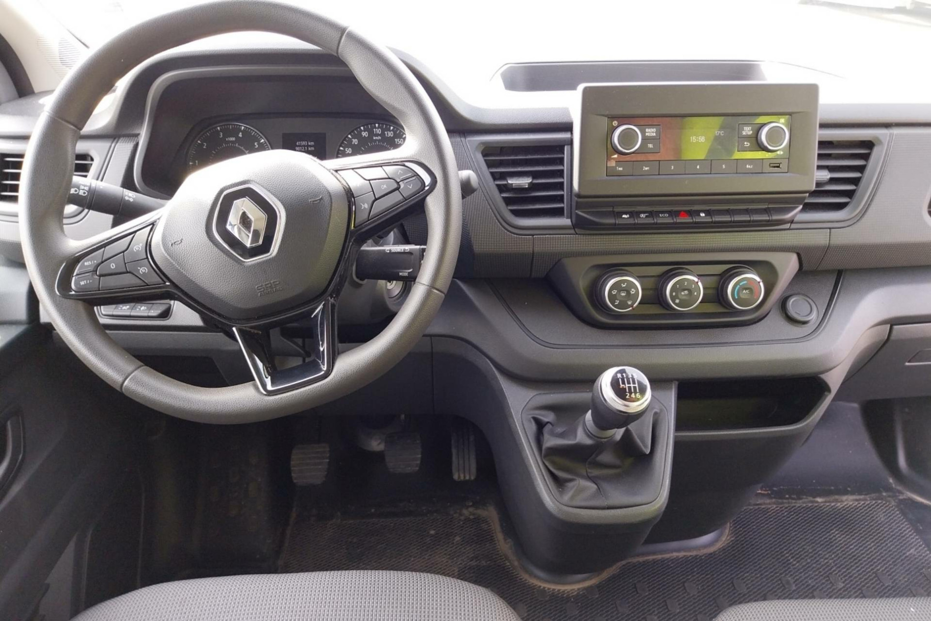 Vente en ligne Renault Trafic 3 Fourgon TRAFIC FGN L1H2 3000 KG BLUE DCI 150 au prix de 24 990 €