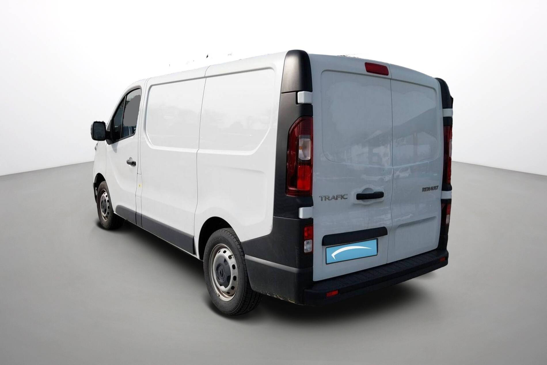 Vente en ligne Renault Trafic 3 Fourgon TRAFIC FGN L1H2 3000 KG BLUE DCI 150 au prix de 24 990 €