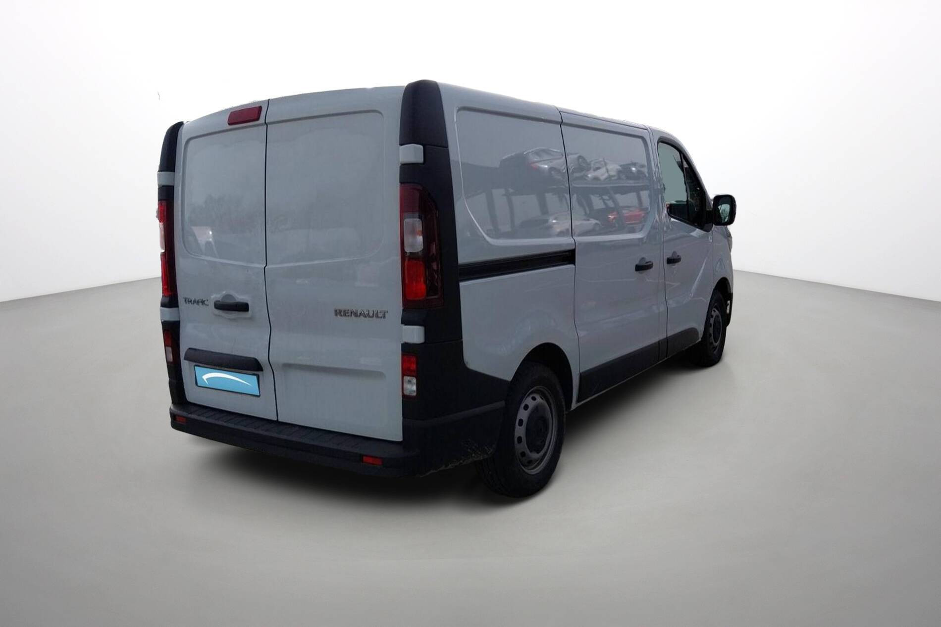 Vente en ligne Renault Trafic 3 Fourgon TRAFIC FGN L1H2 3000 KG BLUE DCI 150 au prix de 24 990 €