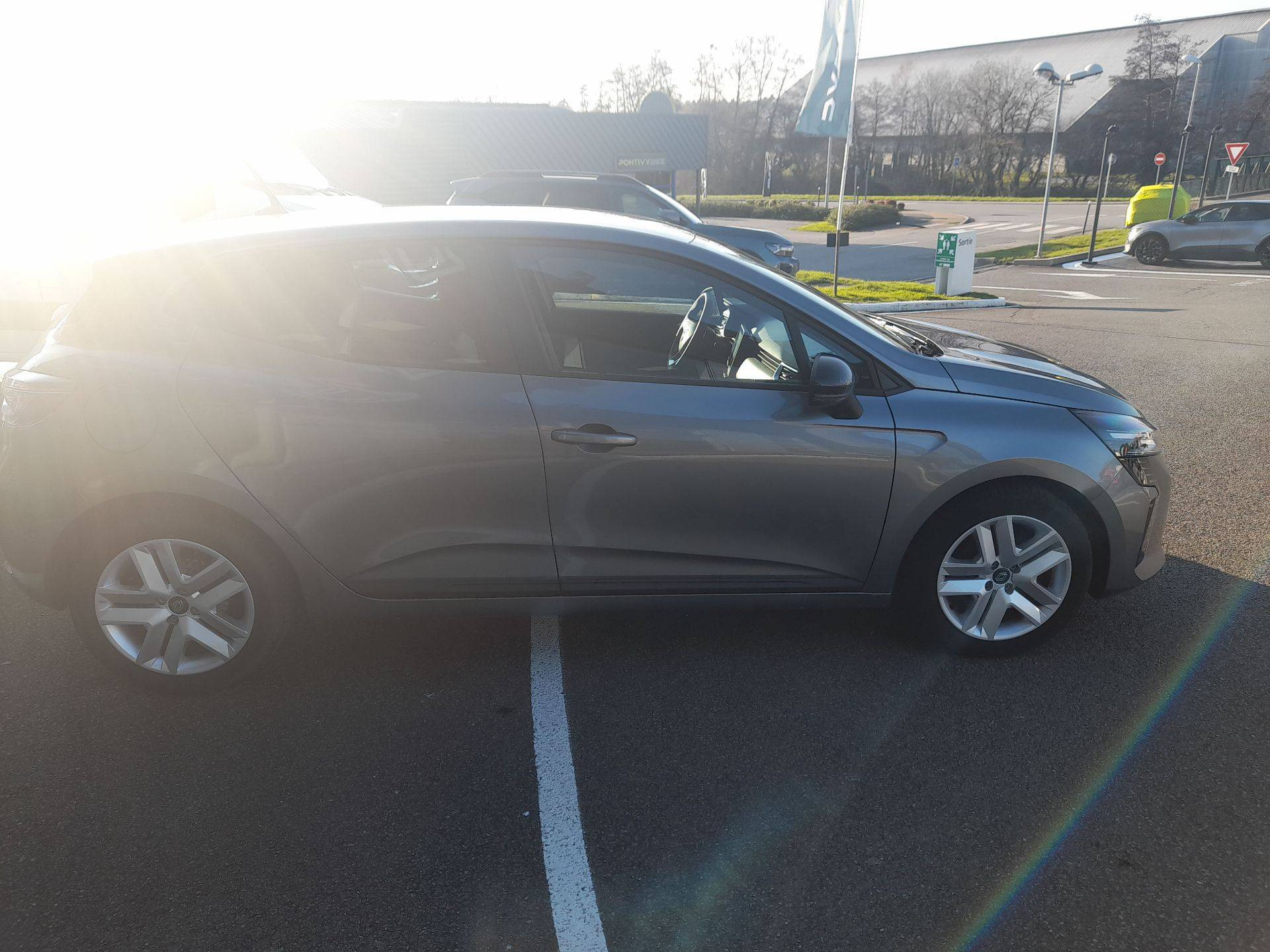 Vente en ligne Renault Clio 5 Clio TCe 90 au prix de 14 990 €