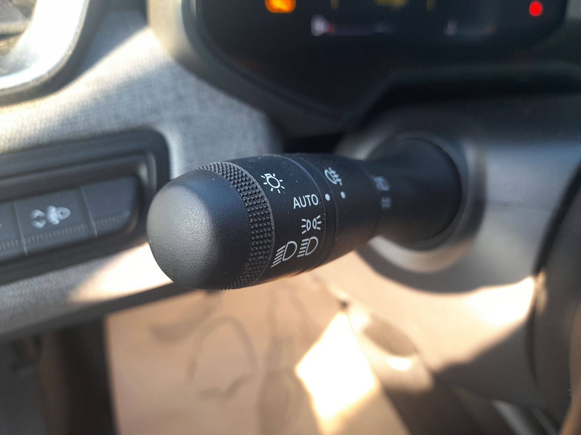 Vente en ligne Renault Clio 5 Clio TCe 90 au prix de 14 990 €