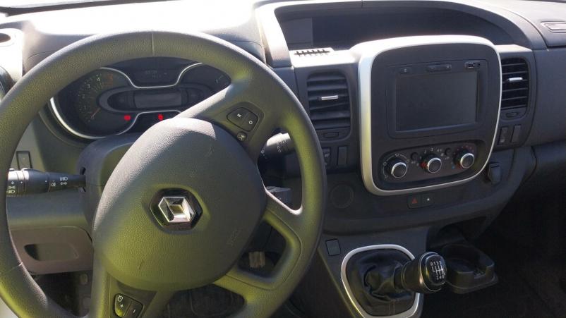 Vente en ligne Renault Trafic 3 Fourgon TRAFIC FGN L1H1 1000 KG DCI 120 au prix de 20 990 €