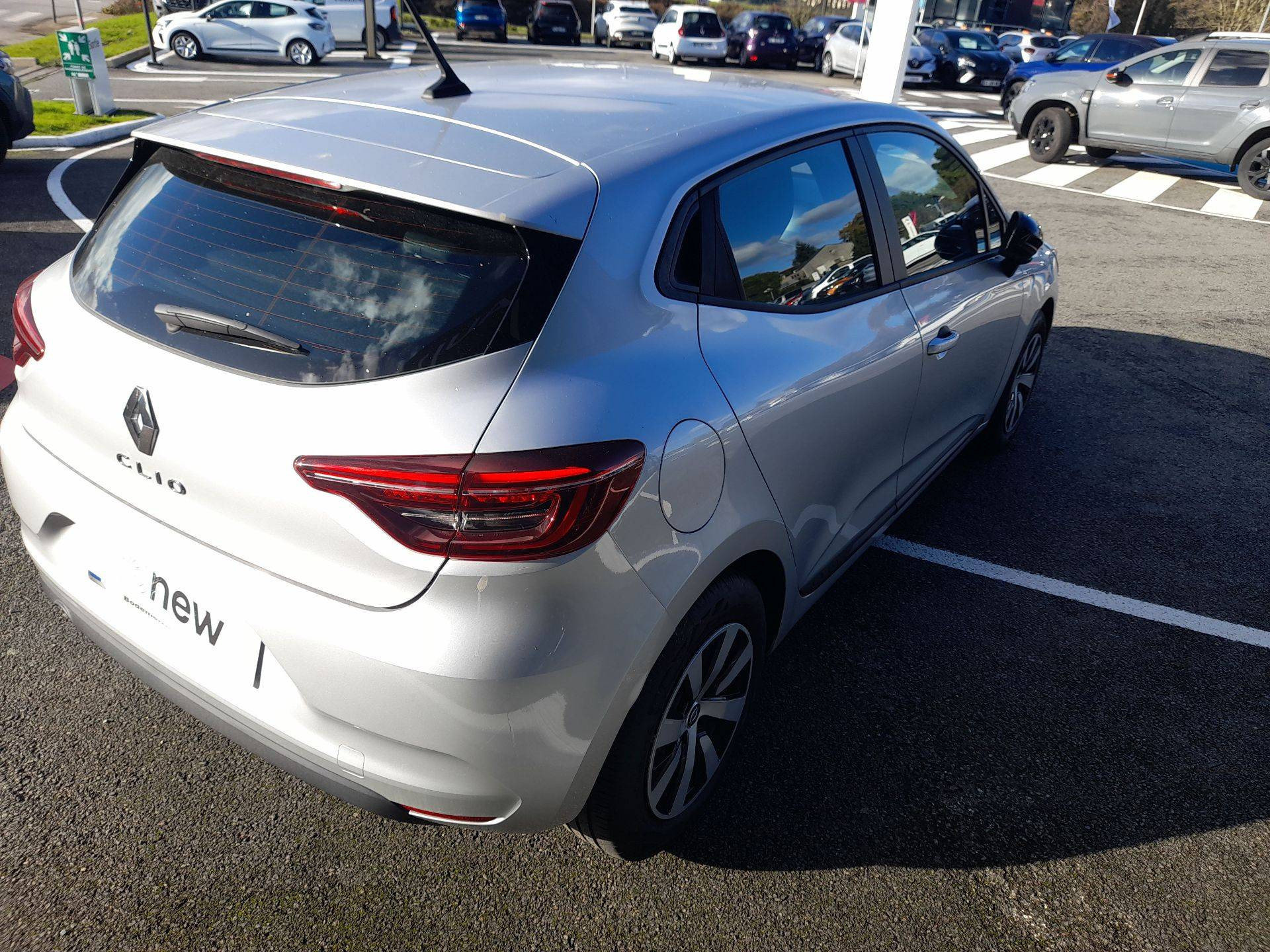 Vente en ligne Renault Clio 5 Clio TCe 90 au prix de 15 490 €