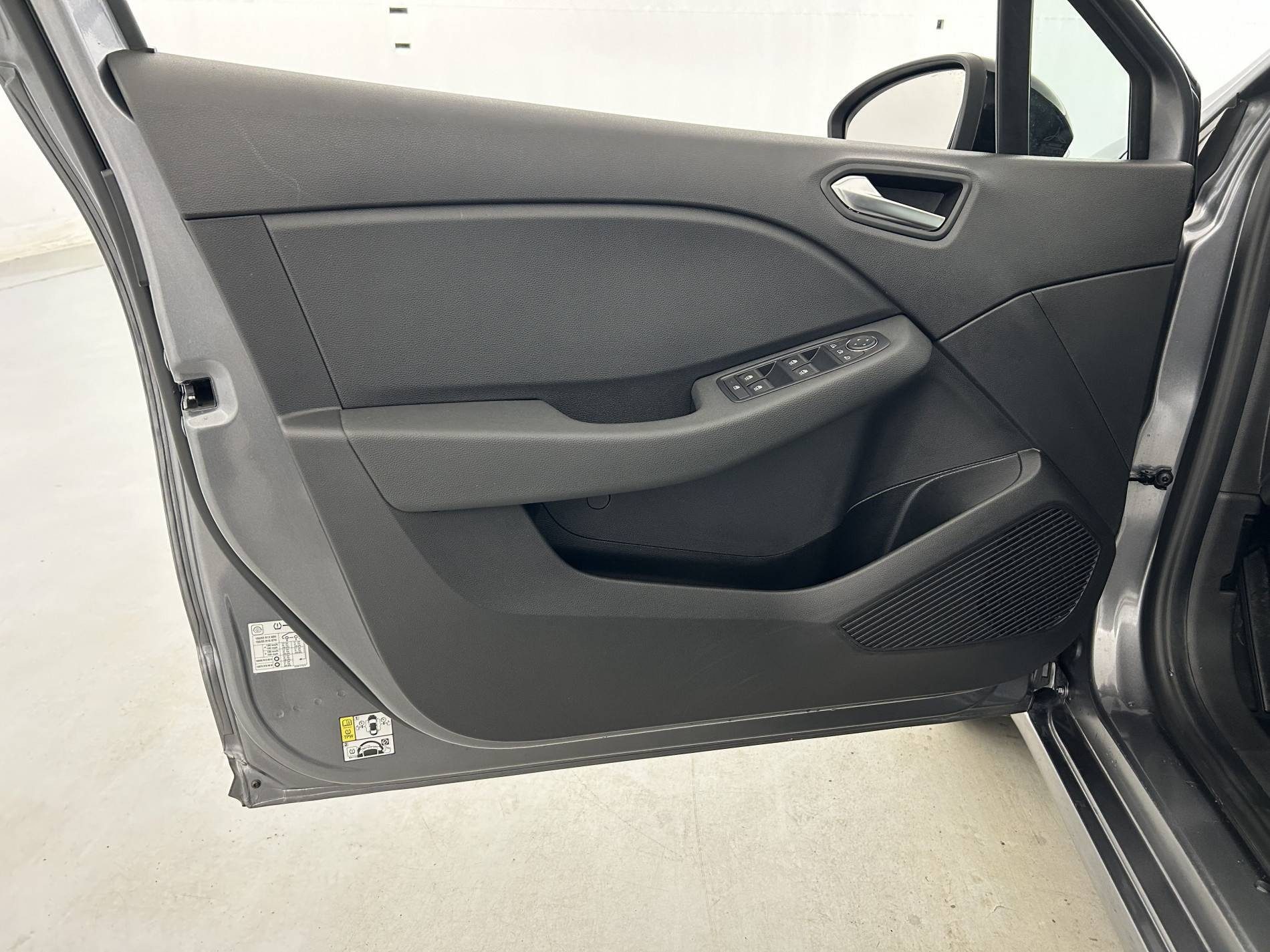 Vente en ligne Renault Clio 5 Clio TCe 90 au prix de 15 490 €