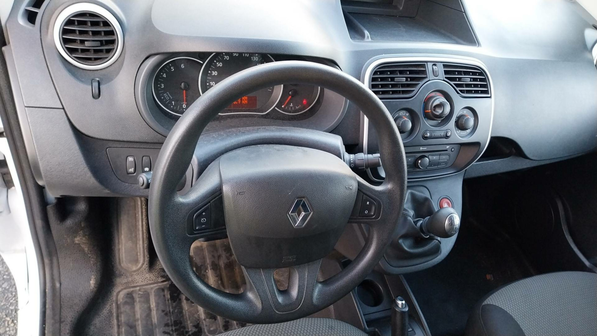 Vente en ligne Renault Kangoo Express  BLUE DCI 95 au prix de 12 990 €