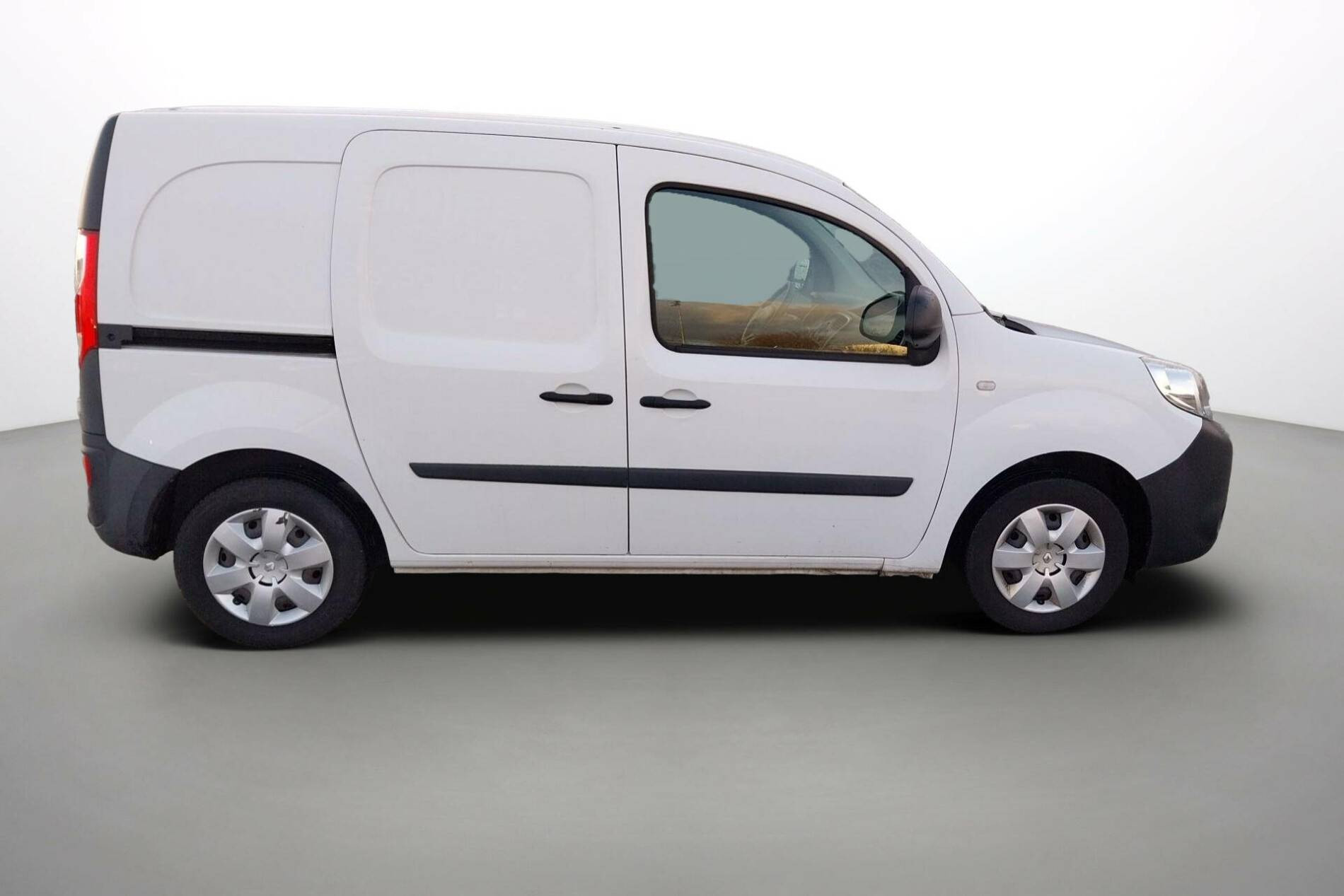 Vente en ligne Renault Kangoo Express  BLUE DCI 95 au prix de 12 990 €