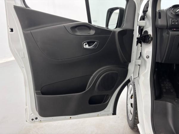 Vente en ligne Renault Trafic 3 Fourgon TRAFIC FGN L2H1 1300 KG DCI 120 au prix de 16 990 €
