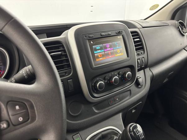 Vente en ligne Renault Trafic 3 Fourgon TRAFIC FGN L1H1 1000 KG DCI 120 au prix de 20 990 €