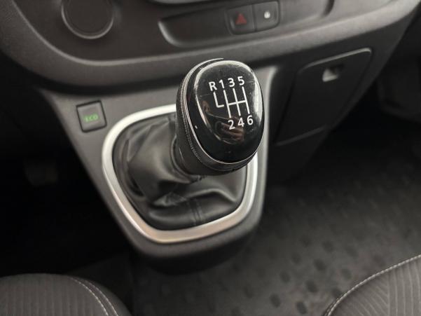 Vente en ligne Renault Trafic 3 Fourgon TRAFIC FGN L2H1 1300 KG DCI 120 au prix de 16 990 €