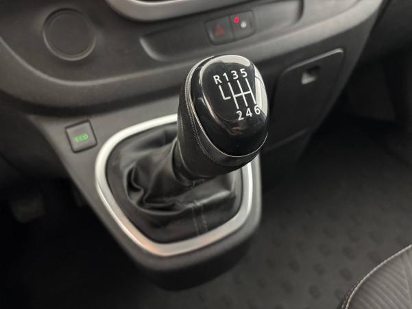 Vente en ligne Renault Trafic 3 Fourgon TRAFIC FGN L1H1 1000 KG DCI 120 au prix de 20 990 €