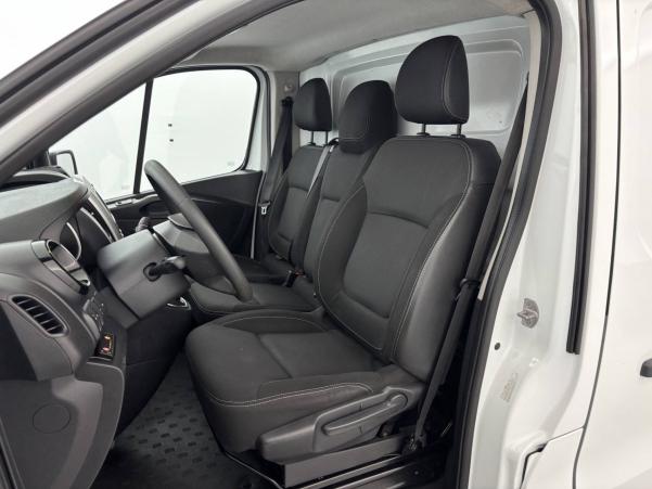 Vente en ligne Renault Trafic 3 Fourgon TRAFIC FGN L2H1 1300 KG DCI 120 au prix de 16 990 €