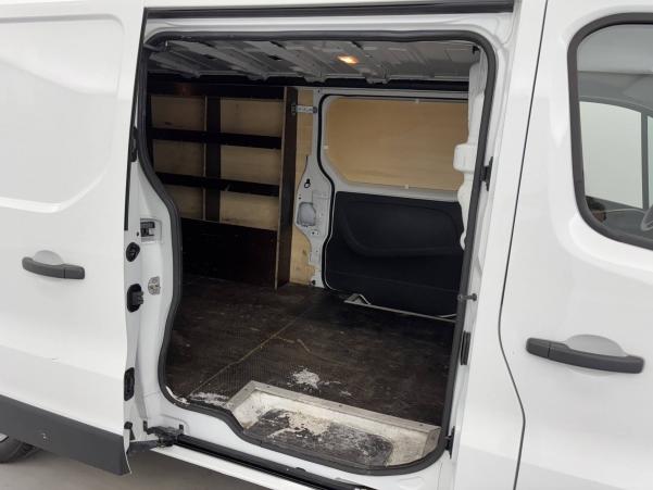 Vente en ligne Renault Trafic 3 Fourgon TRAFIC FGN L2H1 1300 KG DCI 120 au prix de 16 990 €