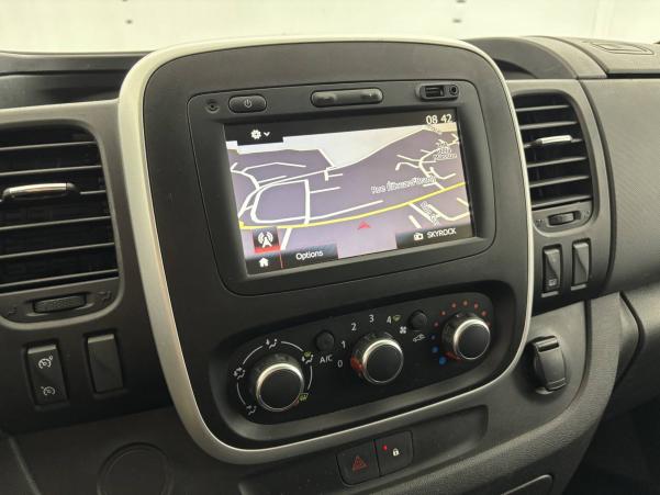 Vente en ligne Renault Trafic 3 Fourgon TRAFIC FGN L1H1 1000 KG DCI 120 au prix de 20 990 €