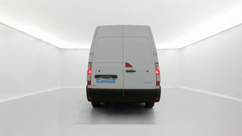 Vente en ligne Renault Master Fourgon MASTER FGN TRAC F3500 L2H2 DCI 135 au prix de 21 120 €