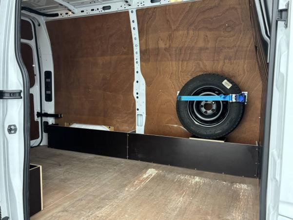 Vente en ligne Renault Master Fourgon MASTER FGN TRAC F3500 L2H2 DCI 135 au prix de 21 120 €