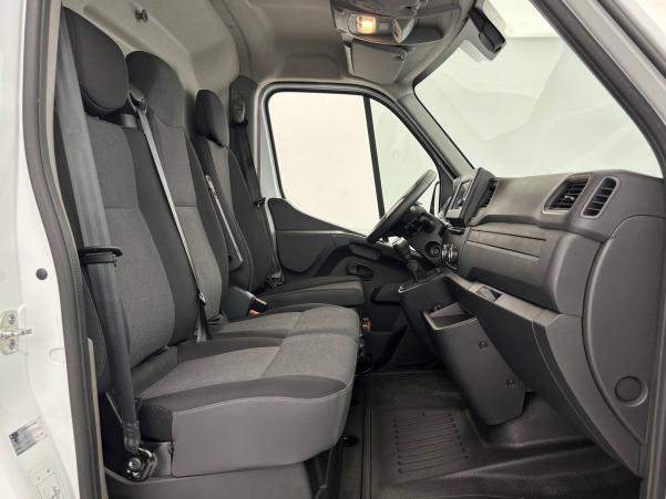 Vente en ligne Renault Master Fourgon MASTER FGN TRAC F3500 L2H2 DCI 135 au prix de 21 120 €