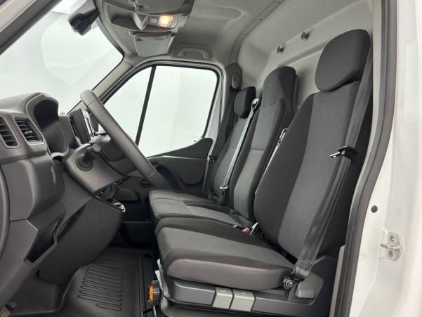 Vente en ligne Renault Master Fourgon MASTER FGN TRAC F3500 L2H2 DCI 135 au prix de 21 120 €