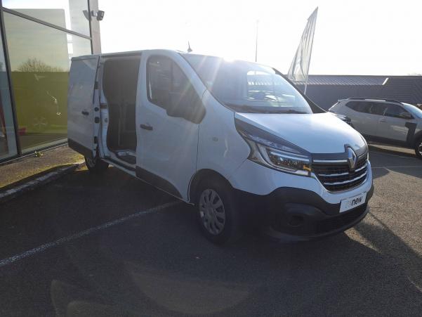 Vente en ligne Renault Trafic 3 Fourgon TRAFIC FGN L1H1 1000 KG DCI 120 au prix de 15 990 €