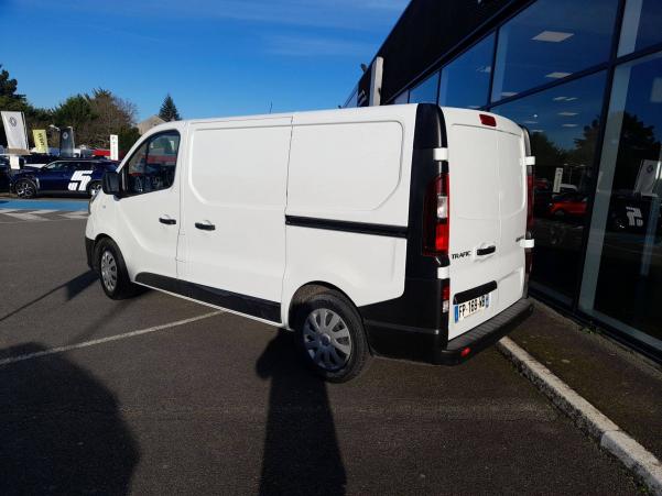 Vente en ligne Renault Trafic 3 Fourgon TRAFIC FGN L1H1 1000 KG DCI 120 au prix de 15 990 €