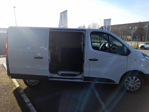 Vente en ligne Renault Trafic 3 Fourgon TRAFIC FGN L1H1 1000 KG DCI 120 au prix de 15 990 €