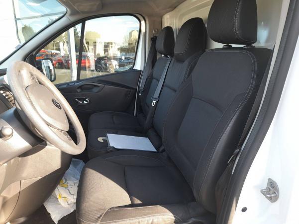 Vente en ligne Renault Trafic 3 Fourgon TRAFIC FGN L1H1 1000 KG DCI 120 au prix de 15 990 €