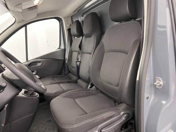 Vente en ligne Renault Trafic 3 Fourgon TRAFIC FGN L2H1 1300 KG DCI 120 au prix de 18 900 €