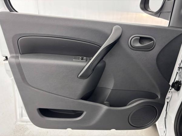 Vente en ligne Renault Kangoo Express  BLUE DCI 95 au prix de 14 890 €