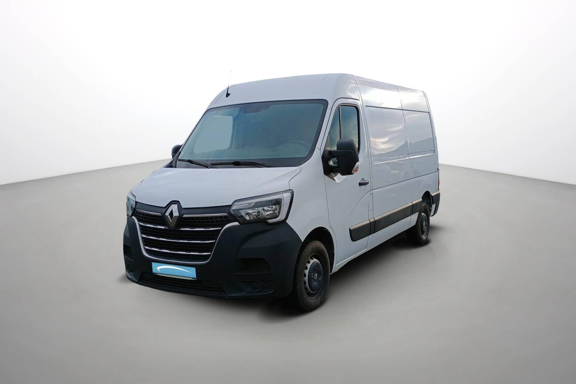 Vente en ligne Renault Master Fourgon MASTER FGN TRAC F3500 L2H2 DCI 135 au prix de 22 990 €