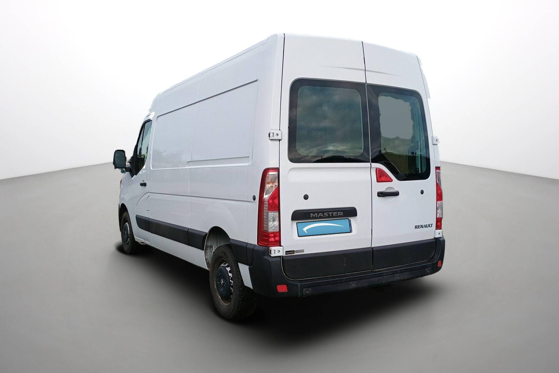Vente en ligne Renault Master Fourgon MASTER FGN TRAC F3500 L2H2 DCI 135 au prix de 22 990 €