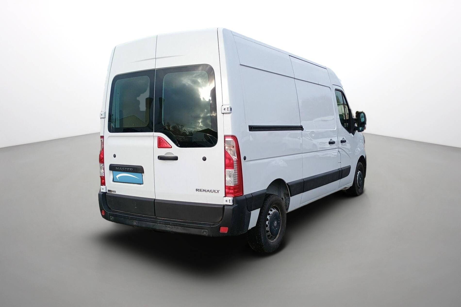 Vente en ligne Renault Master Fourgon MASTER FGN TRAC F3500 L2H2 DCI 135 au prix de 22 990 €