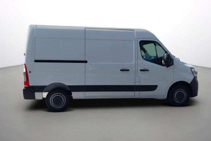 Vente en ligne Renault Master Fourgon MASTER FGN TRAC F3500 L2H2 DCI 135 au prix de 21 120 €