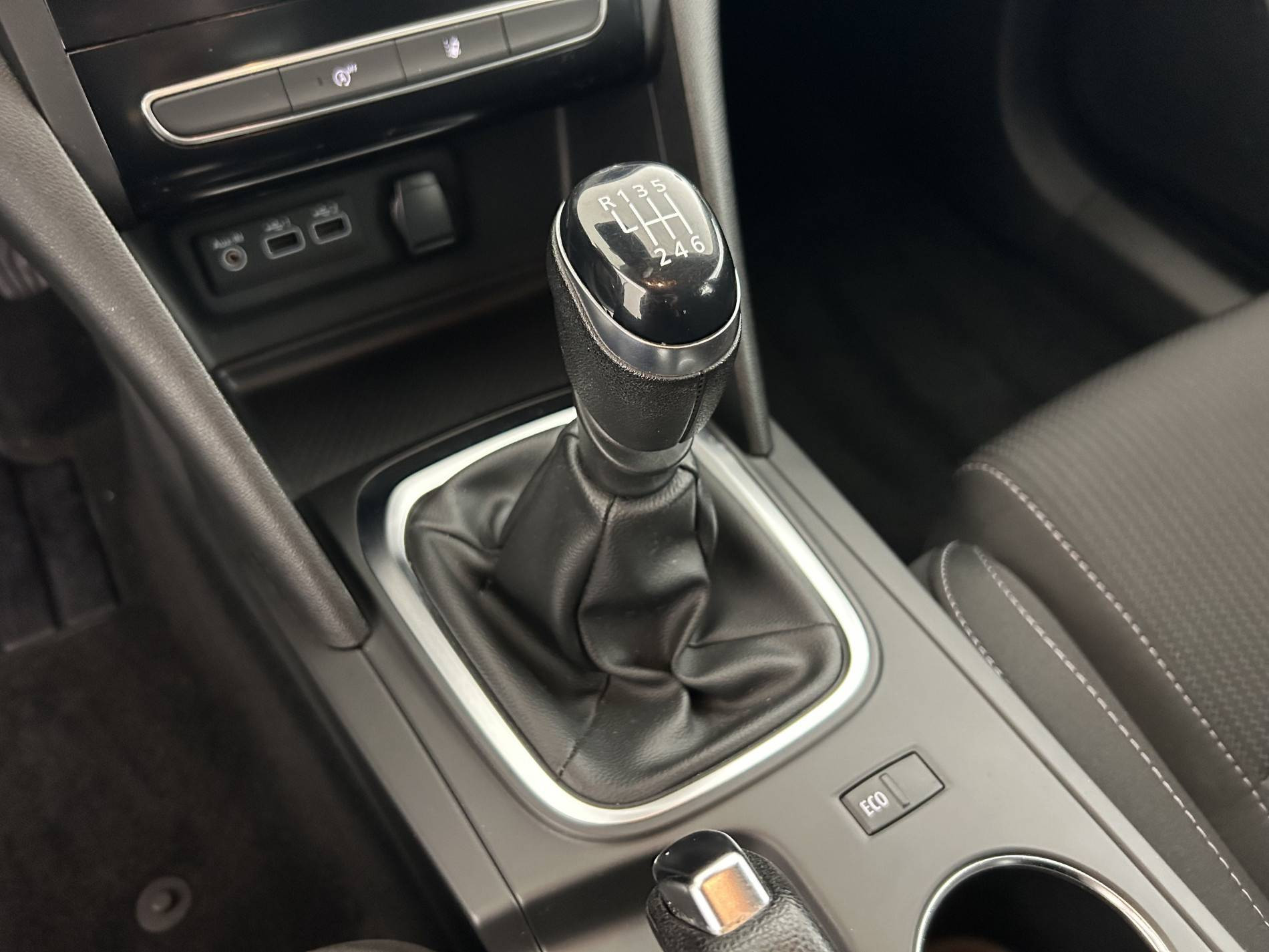 Vente en ligne Renault Megane 4 Mégane IV Berline Blue dCi 115 - 20 au prix de 15 990 €