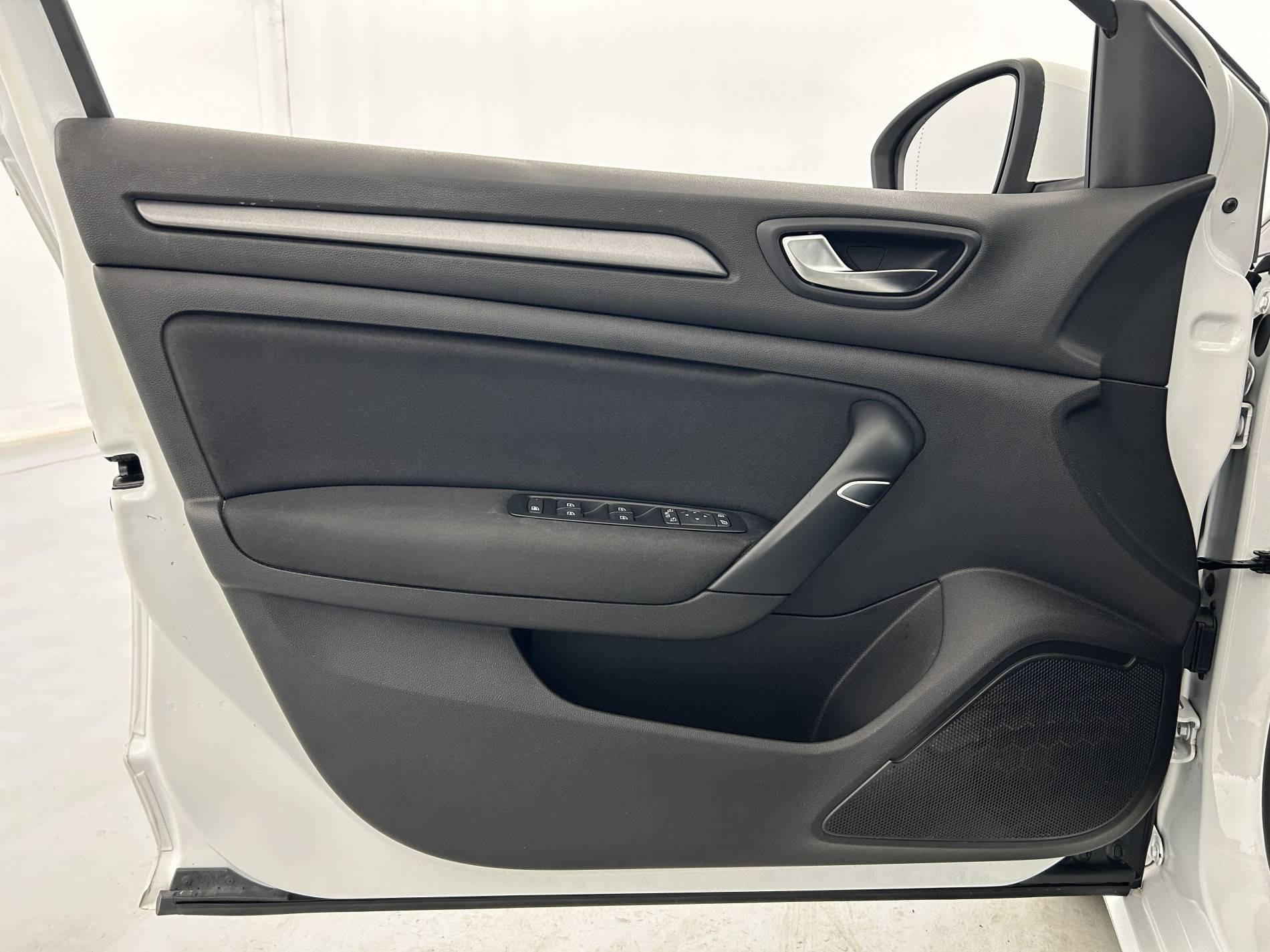 Vente en ligne Renault Megane 4 Mégane IV Berline Blue dCi 115 - 20 au prix de 15 990 €