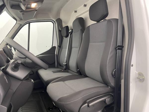 Vente en ligne Renault Master 3 Fourgon MASTER FGN TRAC F3500 L2H2 BLUE DCI 150 au prix de 33 420 €