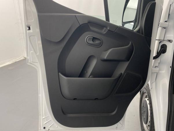 Vente en ligne Renault Master Fourgon MASTER FGN TRAC F3500 L2H2 BLUE DCI 150 au prix de 30 190 €