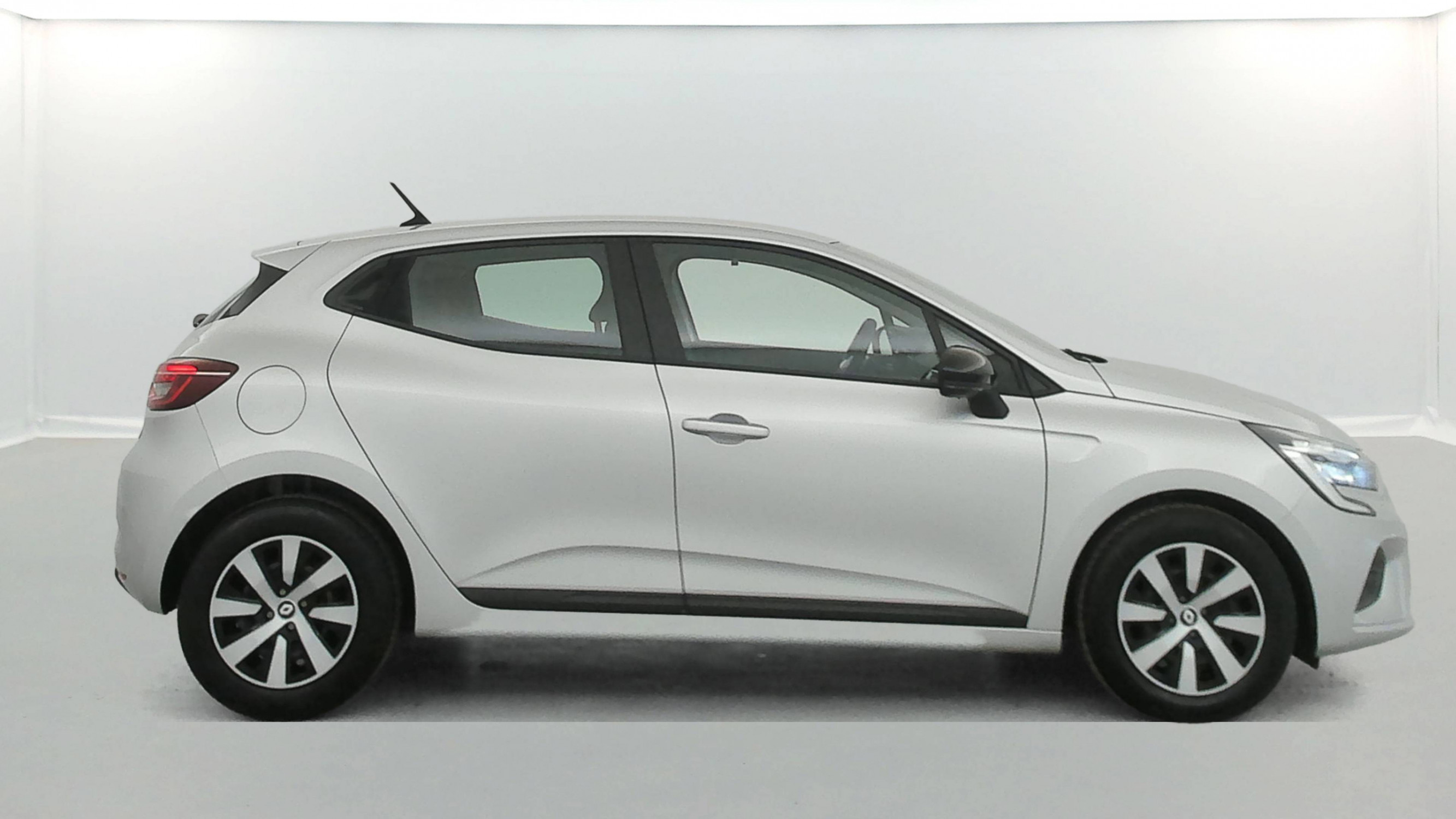 Vente en ligne Renault Clio 5 Clio TCe 90 au prix de 13 490 €