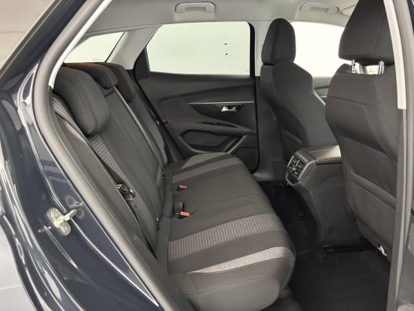 Vente en ligne Peugeot 3008 3008 BlueHDi 130ch S&S EAT8 au prix de 15 990 €
