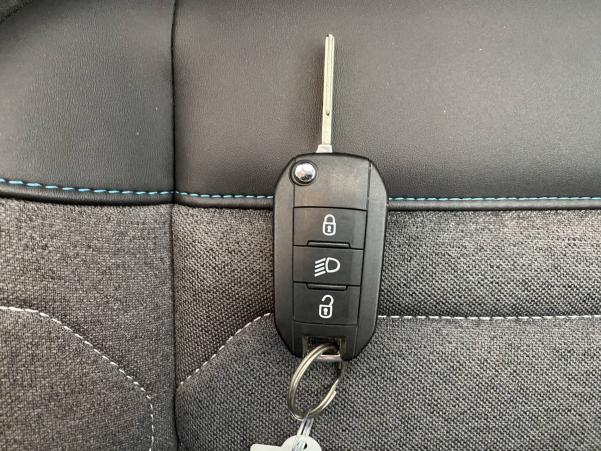 Vente en ligne Citroën C4  BlueHDi 110 S&S BVM6 au prix de 15 490 €