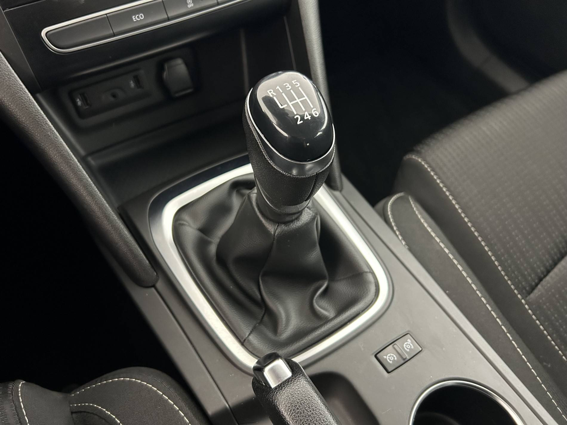 Vente en ligne Renault Megane 4 Mégane IV Berline Blue dCi 115 au prix de 14 990 €