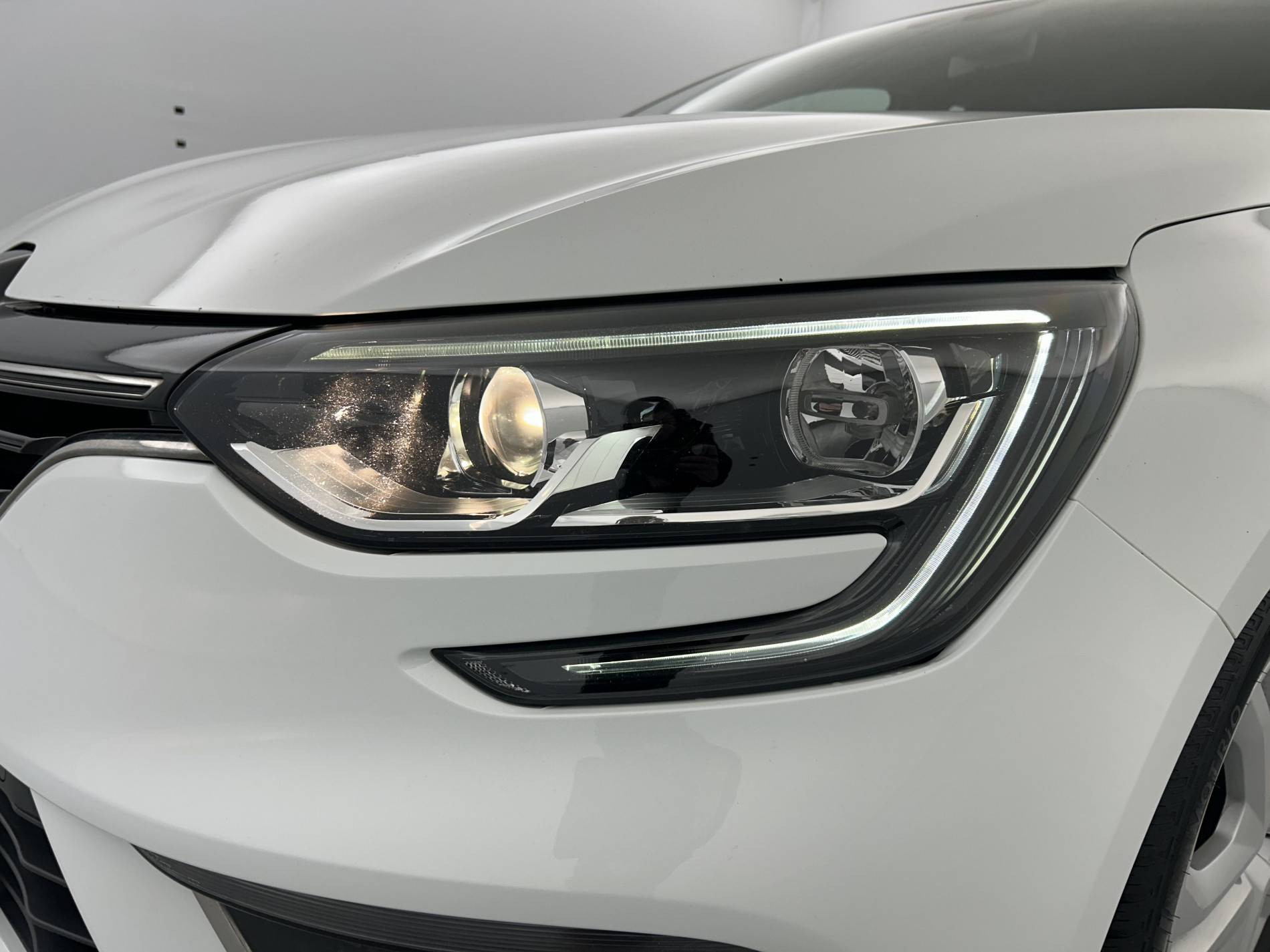 Vente en ligne Renault Megane 4 Mégane IV Berline Blue dCi 115 au prix de 14 990 €