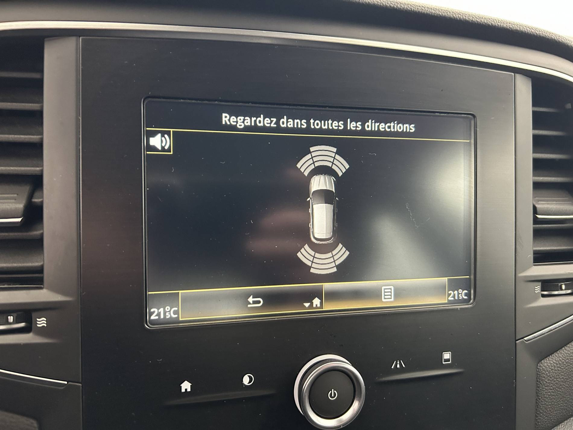 Vente en ligne Renault Megane 4 Mégane IV Berline Blue dCi 115 au prix de 14 990 €