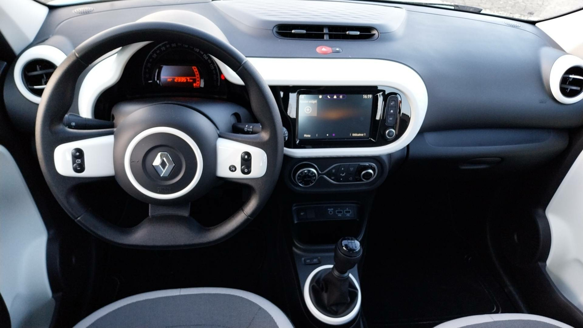 Vente en ligne Renault Twingo 3  SCe 65 au prix de 11 990 €