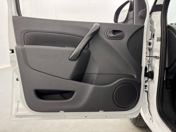 Vente en ligne Renault Kangoo Express  BLUE DCI 95 au prix de 11 490 €