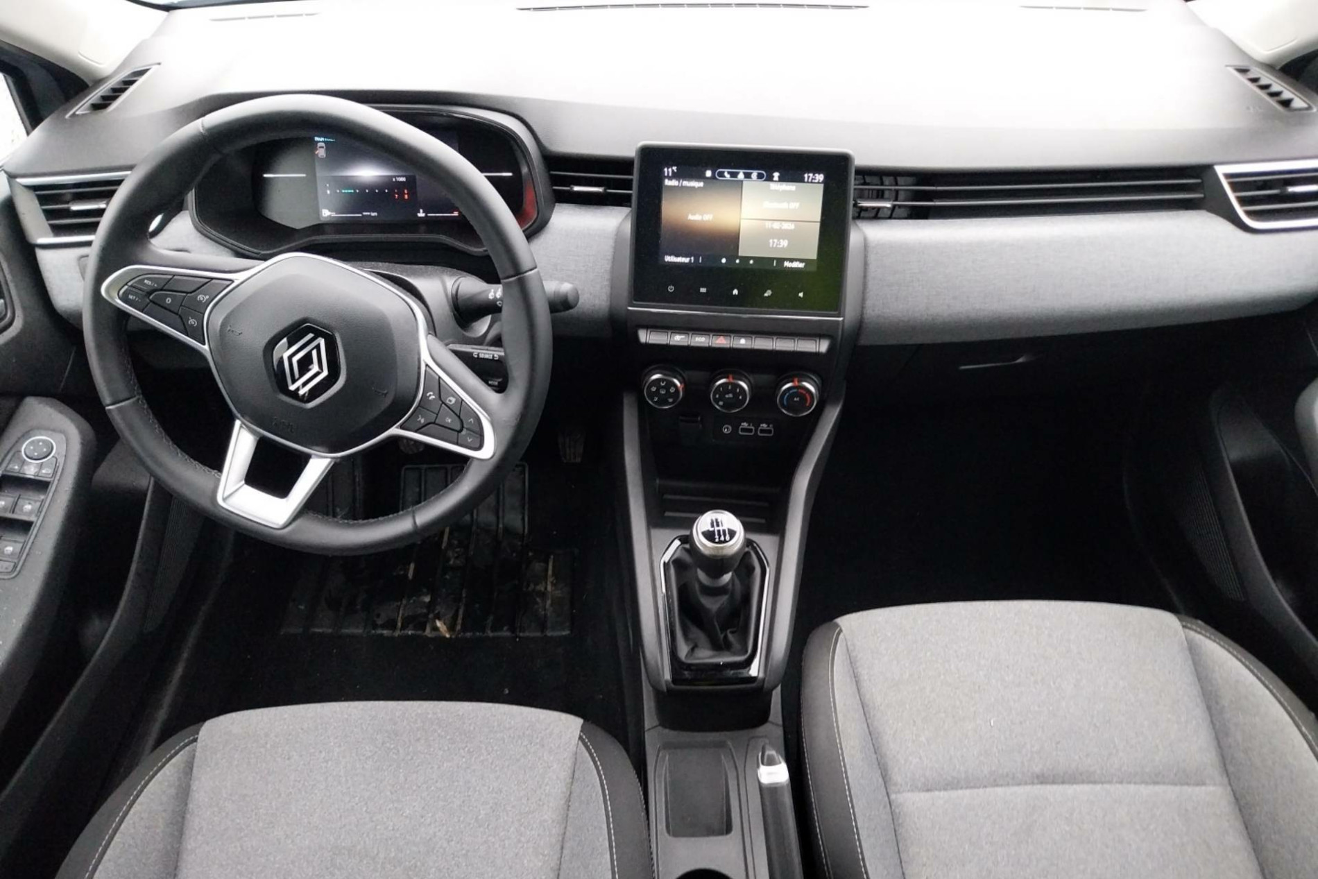 Vente en ligne Renault Clio 5 Clio TCe 90 au prix de 15 490 €