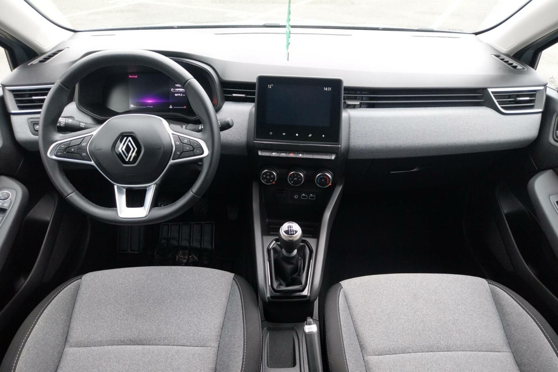 Vente en ligne Renault Clio 5 Clio TCe 90 au prix de 15 490 €