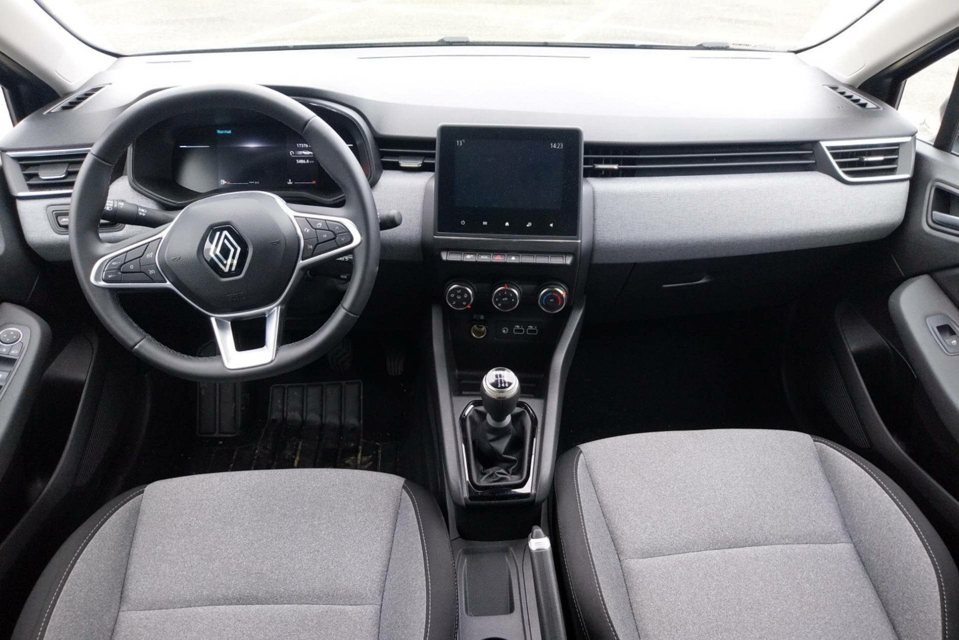 Vente en ligne Renault Clio 5 Clio TCe 90 au prix de 15 490 €